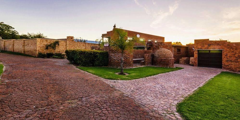 Crystal Rose Lodge Johannesburg Exterior photo