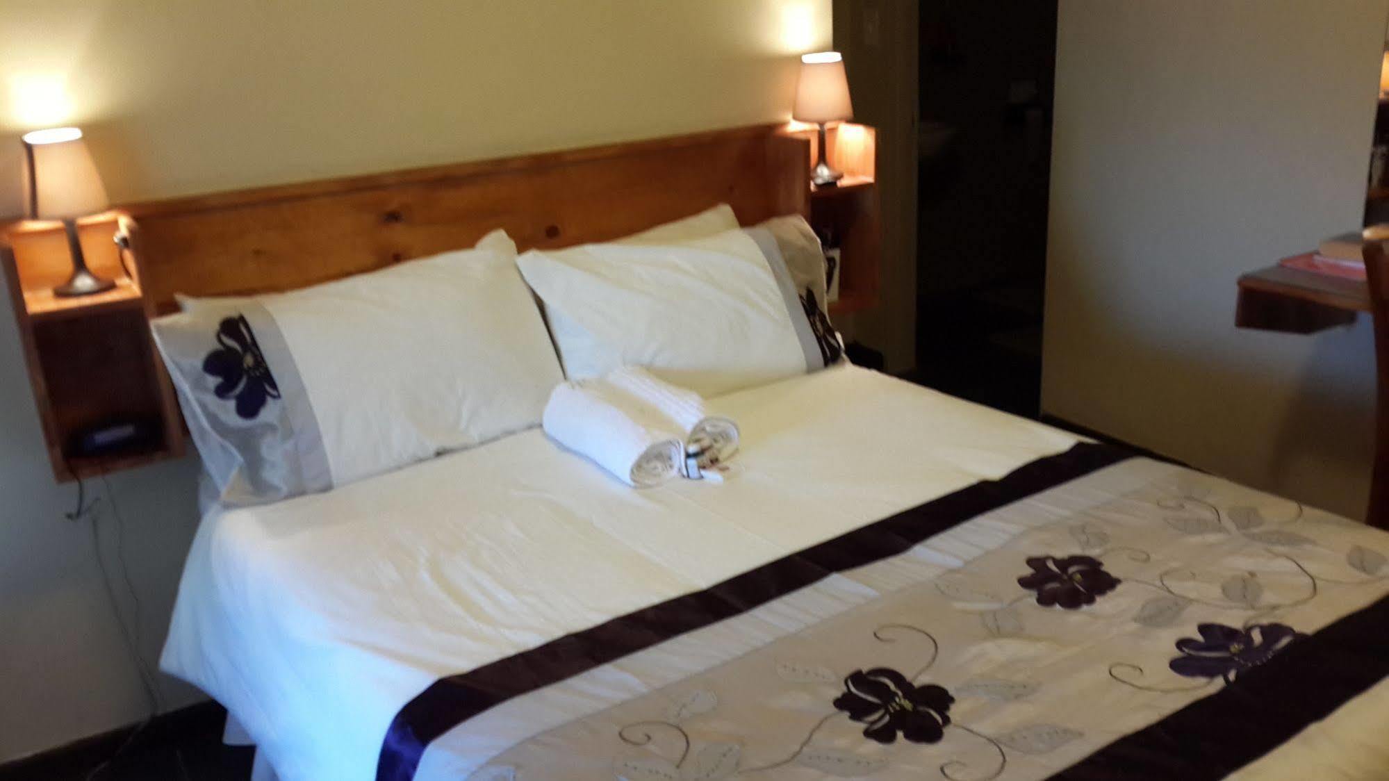 Crystal Rose Lodge Johannesburg Exterior photo